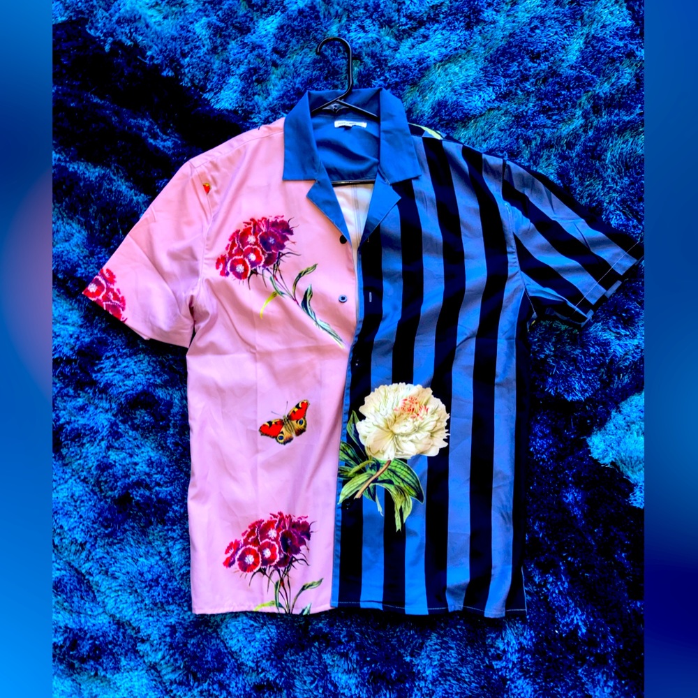 men’s shirt size small. never worn